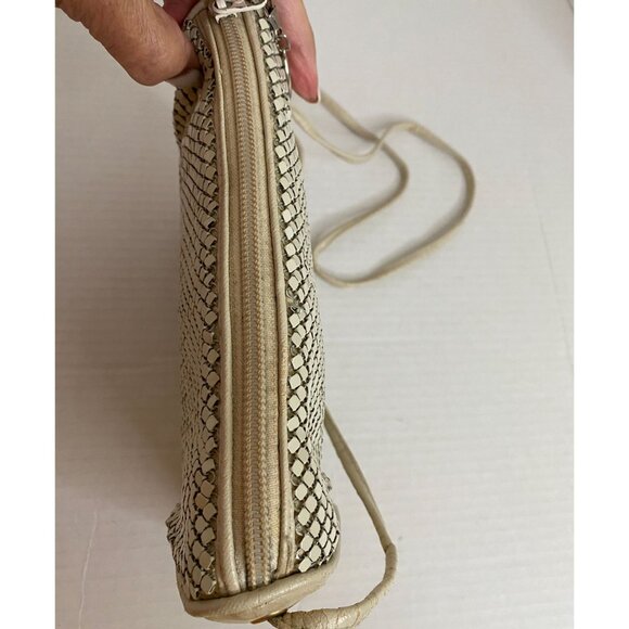 Vintage Beige Small Crossbody Bag With Metal Mesh Design & Shoulder Strap - Picture 3 of 10